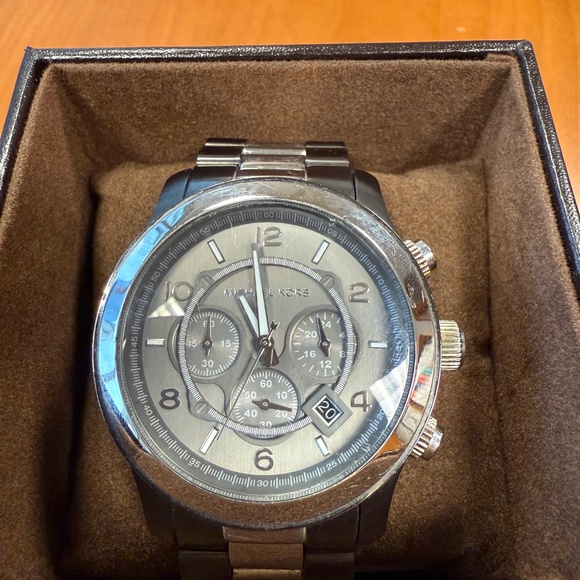 Michael Kors Chronograph Watch - Picture 2 of 7